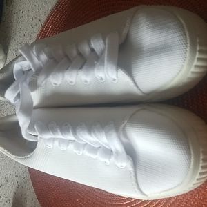 Kendall and Kylie platform sneakers , white 7.5